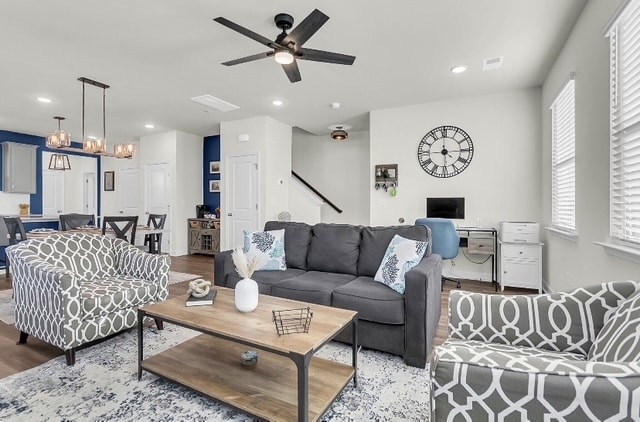 Photo - 681 McLernon Trce