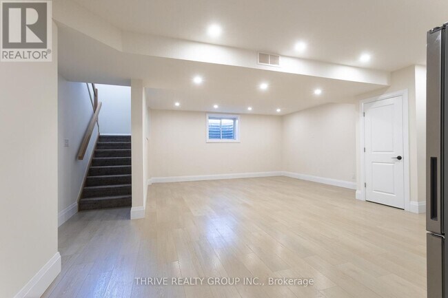 Photo - 383 Daventry Way