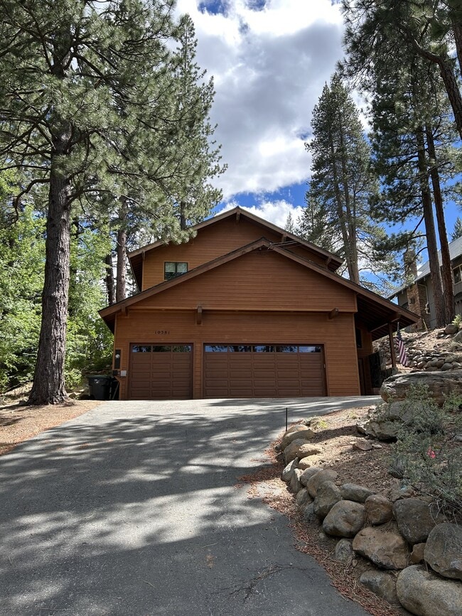 Photo - 10381 Reynold Way