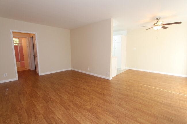 Photo - Encino Woodley Apartments