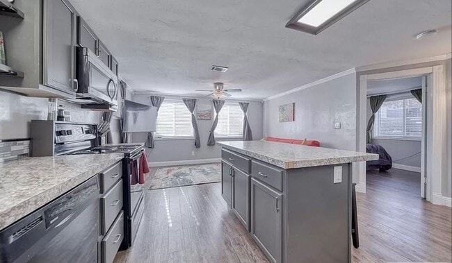 Photo - S243MI Unidad #2 Downstairs