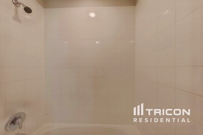 Photo - 881 Darst Dr