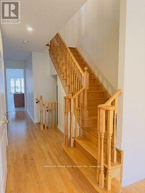 Photo - 3422 Stoney Crescent