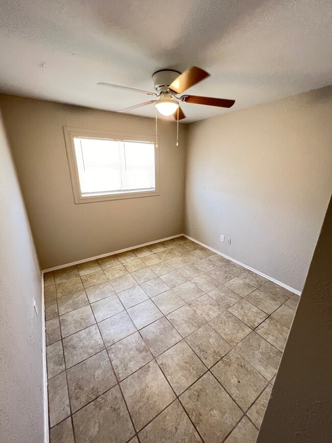 Photo - 2928 N Grand St