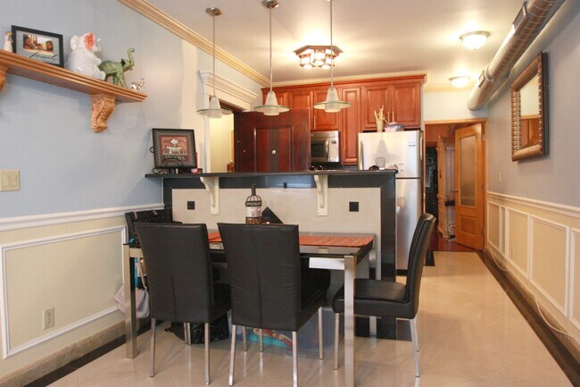 Building Photo - 138 S 11th St Unit 3 Rental