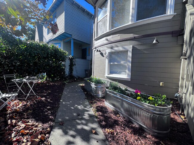 Photo - 1039 Peralta St