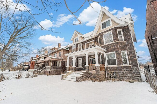 Photo - 214 E Philadelphia St Unidad 4