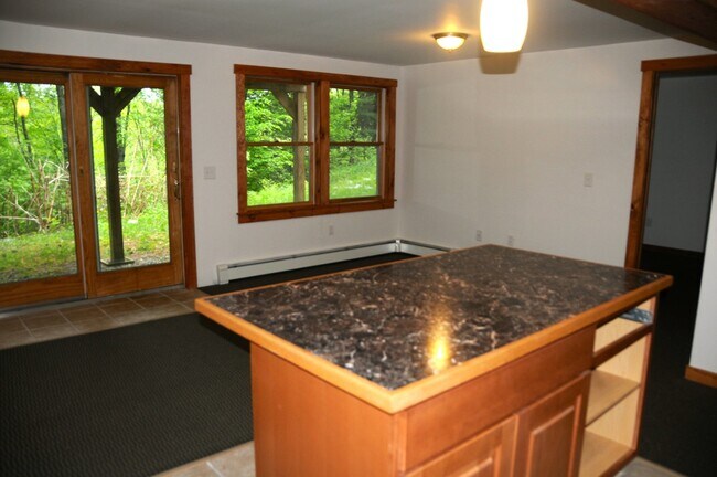 Photo - 612 Sylvan Park Rd Unit 612A