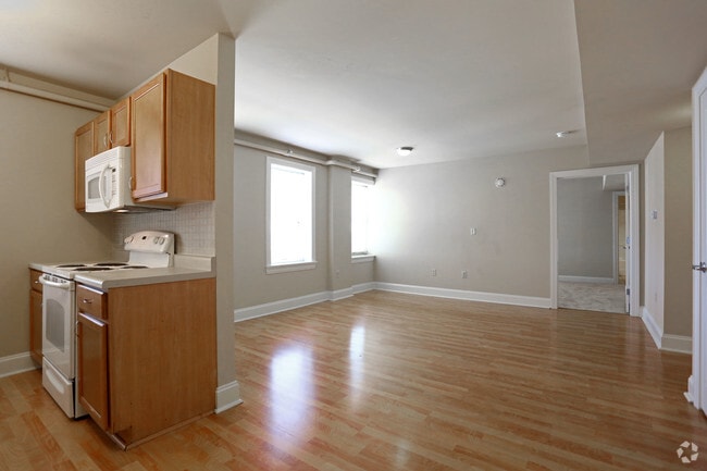 1BR, 1BA - 665 SF