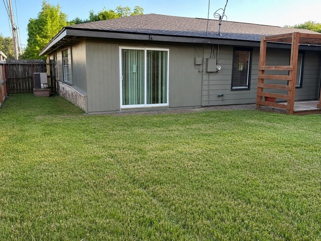 Photo - 1008 Wright Blvd