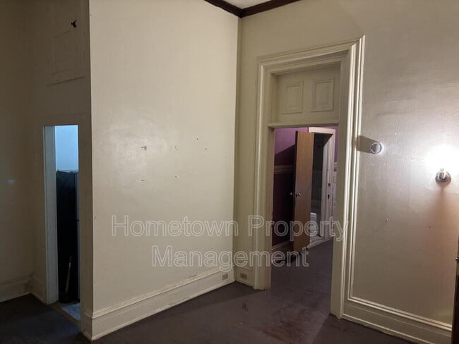 Photo - 319 E Sunbury St Unit Apt 1A