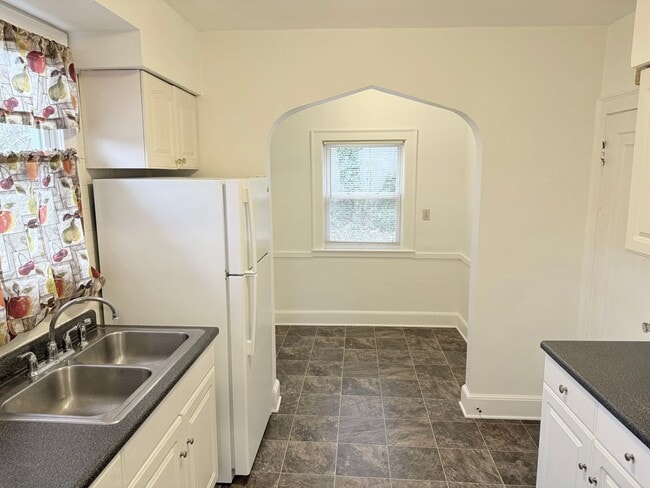 Photo - 1209 S W Ave