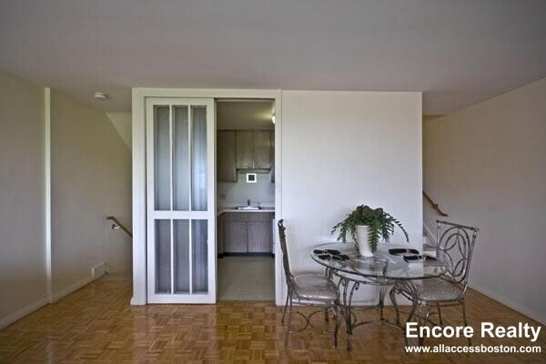 149 Chiswick Rd Unidad 212