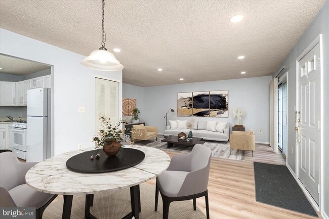 Photo - 110 Versailles Ct