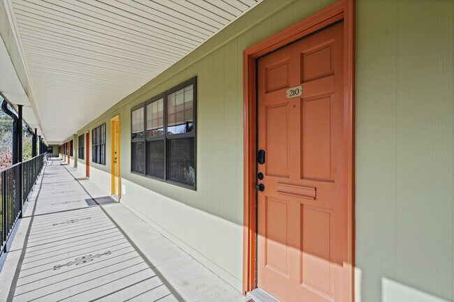 Photo - Downtown Durham! 1bd/1ba Trinity Park's Pe...