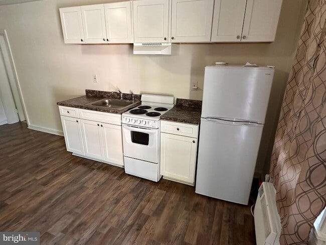 Photo - 268 Wilkes St Unit 14