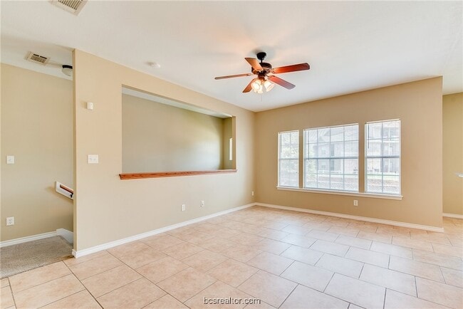 Photo - 1811 George Bush Dr E Unit 123