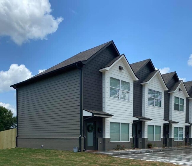 Building Photo - 1320 N Kings Hwy Unit 1 Rental