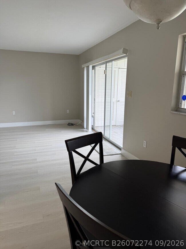 7211 W Country Club Dr N Unit 135