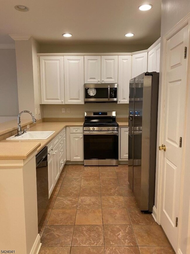 Photo - 258 Riverwalk Way