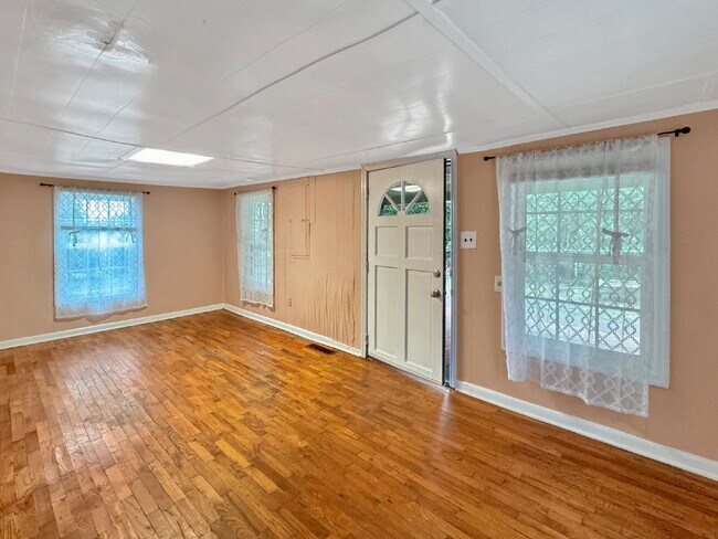 Photo - Two Bedroom Home for Rent in Central Gaine...