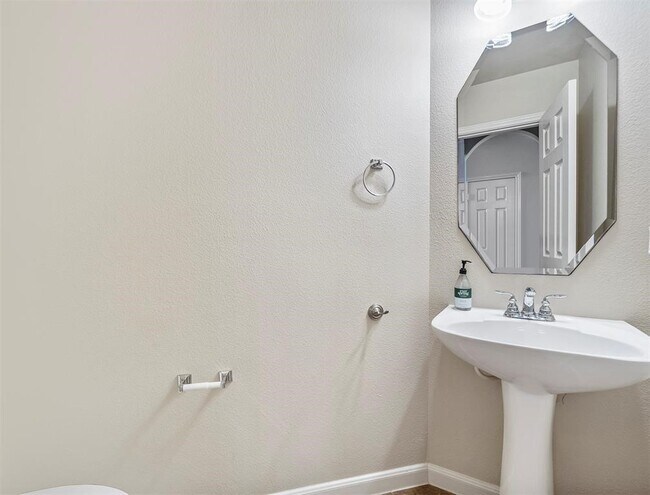 Building Photo - 26235 Salt Creek Ln