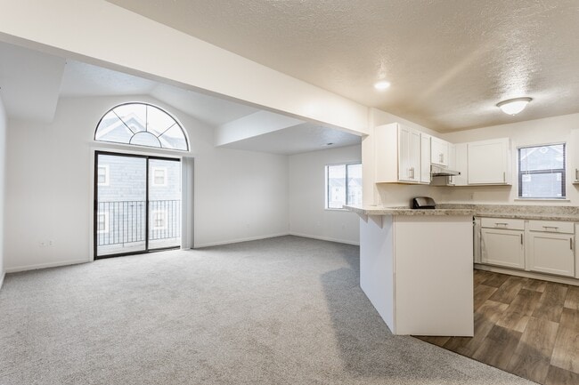 Huntington Cove Apartments