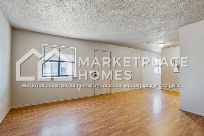 Photo - 404 E Texas Dr