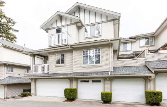 2733 Parkway Dr Unit 4 Bedroom Townhouse with Private Patio & Yard