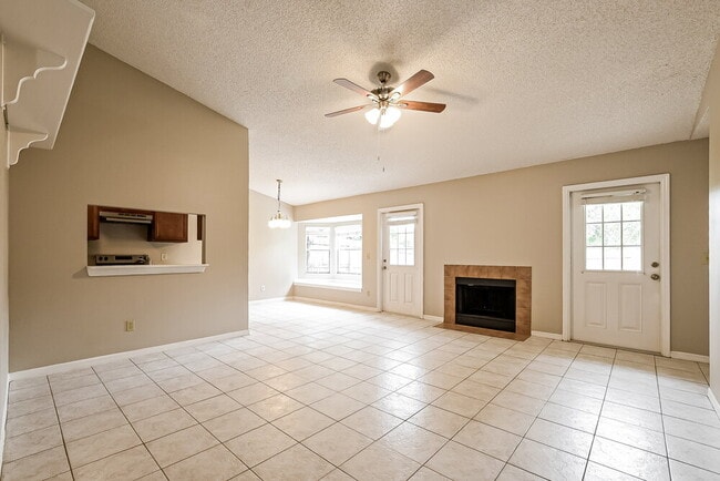 9324 Pavillion Dr