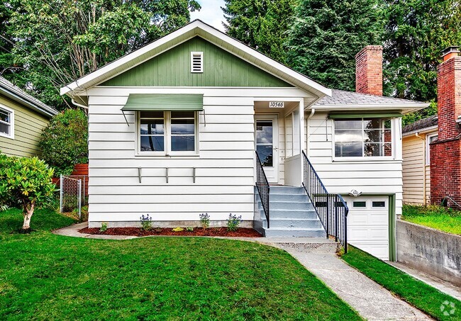 Building Photo - Northgate Three Bed, One bath Rental