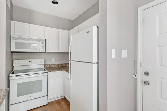 Photo - 2002 N Fitzhugh Ave Unit 2