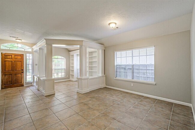 Photo - 20322 Maple Village Dr