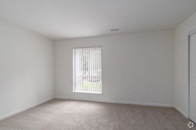 1BR, 1BA - 630SF - Bedroom