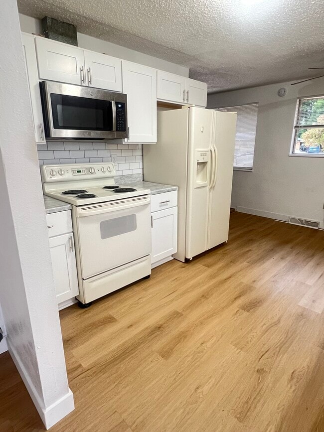 Photo - 428 Emery Dr