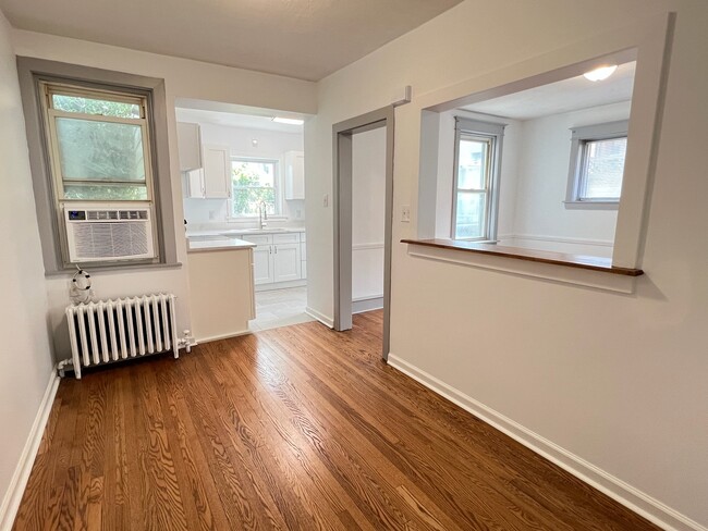 Photo - 900 N Clayton St