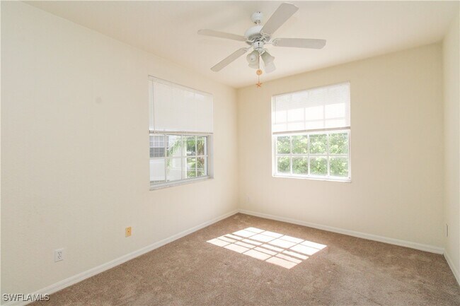 Building Photo - 4630 St Croix Ln Unit 827