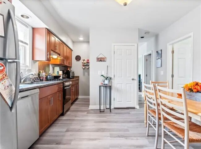 Photo - 406 N Broadway Unidad Rumford 1R