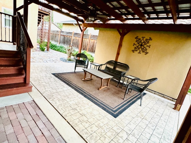 Photo - 220 E Home St Unidad B