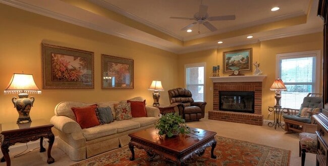 Photo - 2240 Amhurst St