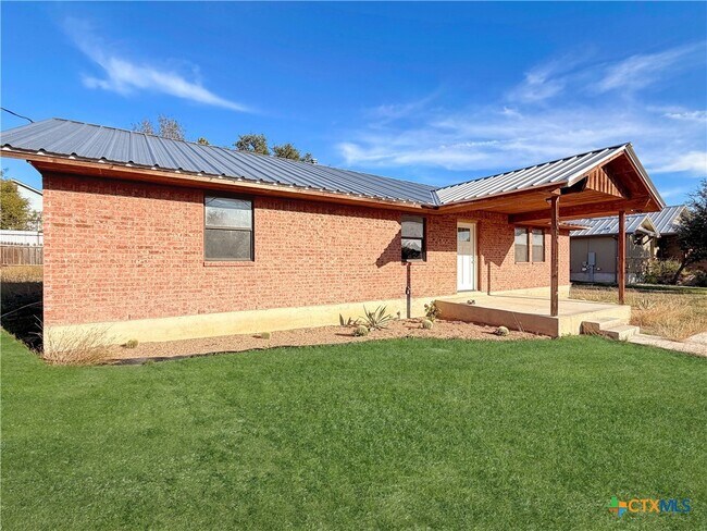 Photo - 1616 Lonesome