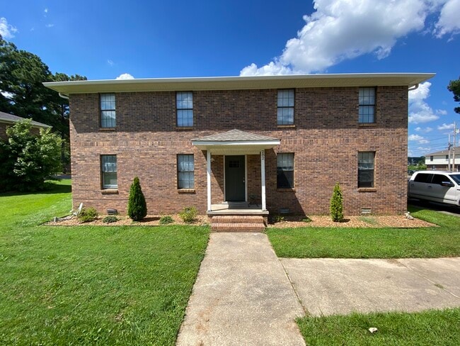 Building Photo - 282 Tinker Hill Cv Unit D