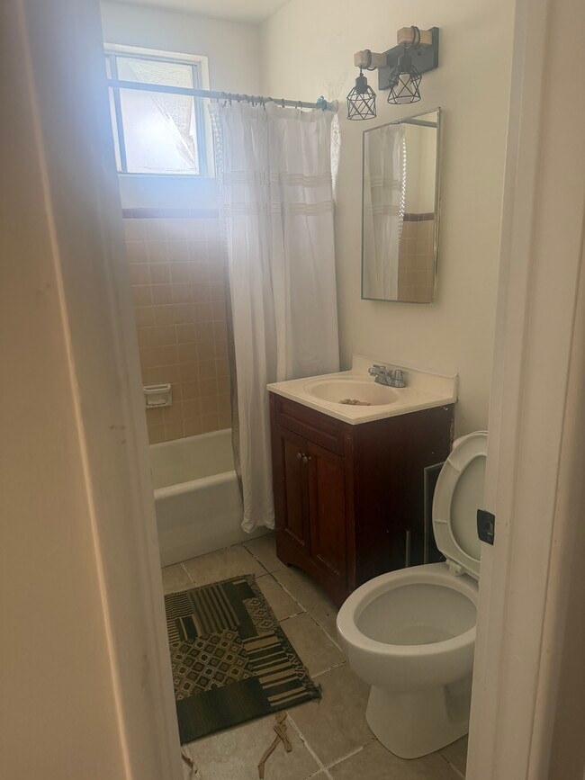 Photo - 108 N Date Ave