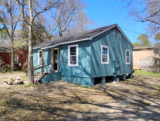 Photo - 3635 Chippewa St House