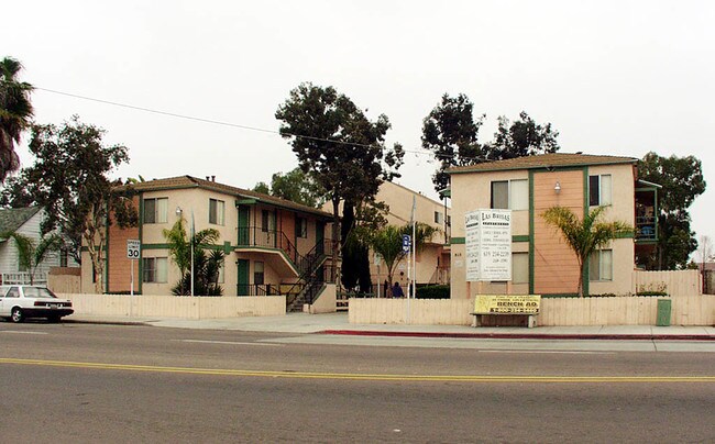 Las Palmas Apartments - Las Palmas Apartments