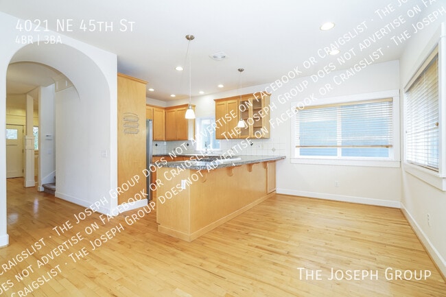 Photo - 4021 NE 45th St