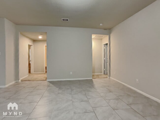 Photo - 8111 Carillon Way