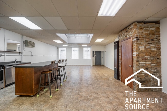 Photo - 3605 N Damen Ave Unit COMM