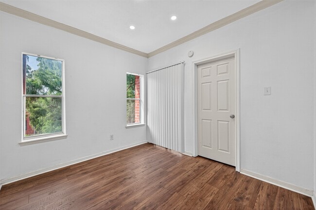 Photo - 4041 Drake St Unit 203