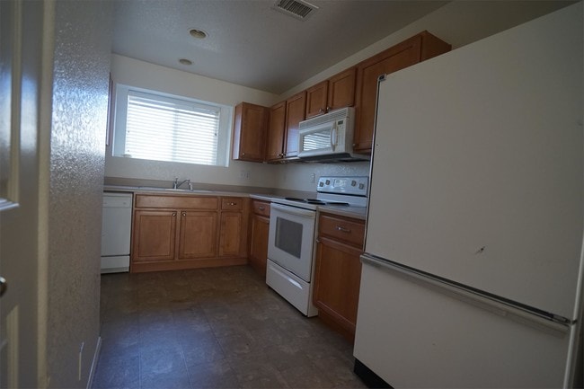 Photo - 18817 E 57th Pl